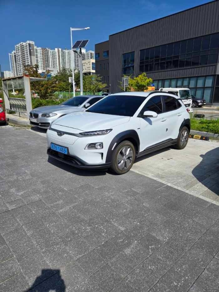 코나 OS 전기(64kWh) FWD 프리미엄 매물 썸네일
