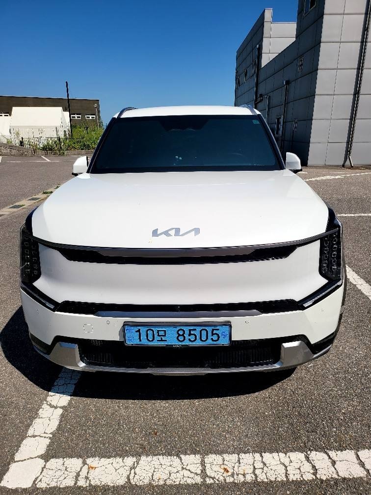 EV9 MV1 BEV(롱레인지/99.8kWh) 4WD 어스(7인승) 매물 썸네일