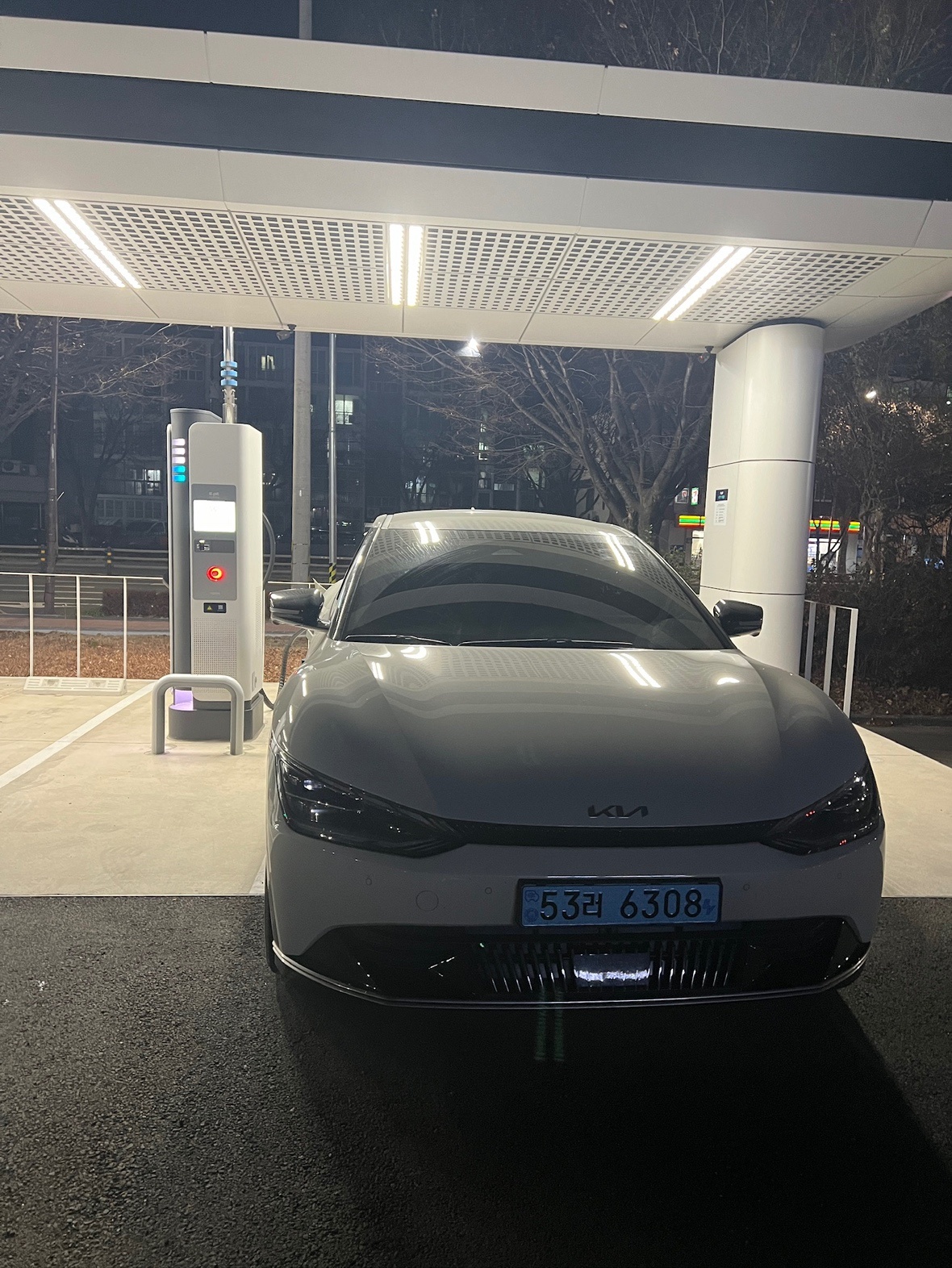 EV6 CV BEV(롱레인지/77.4kWh) RWD 어스(470km) 매물 썸네일