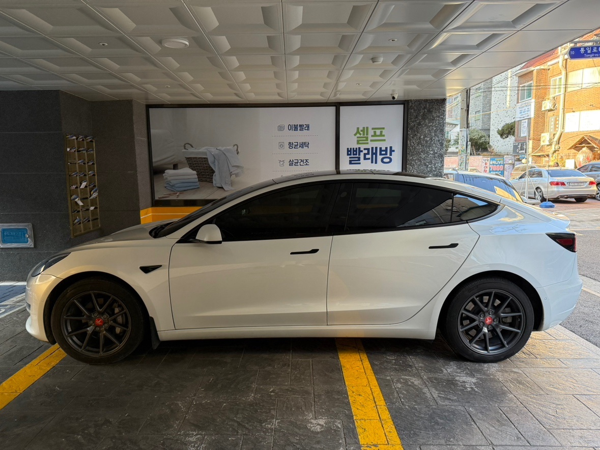 모델 3 BEV(75kWh) AWD 롱 레인지 매물 썸네일