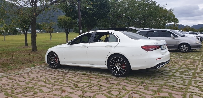 E 클래스 W213 E350 4Matic 후기형 (299마력)AMG Line 매물 썸네일