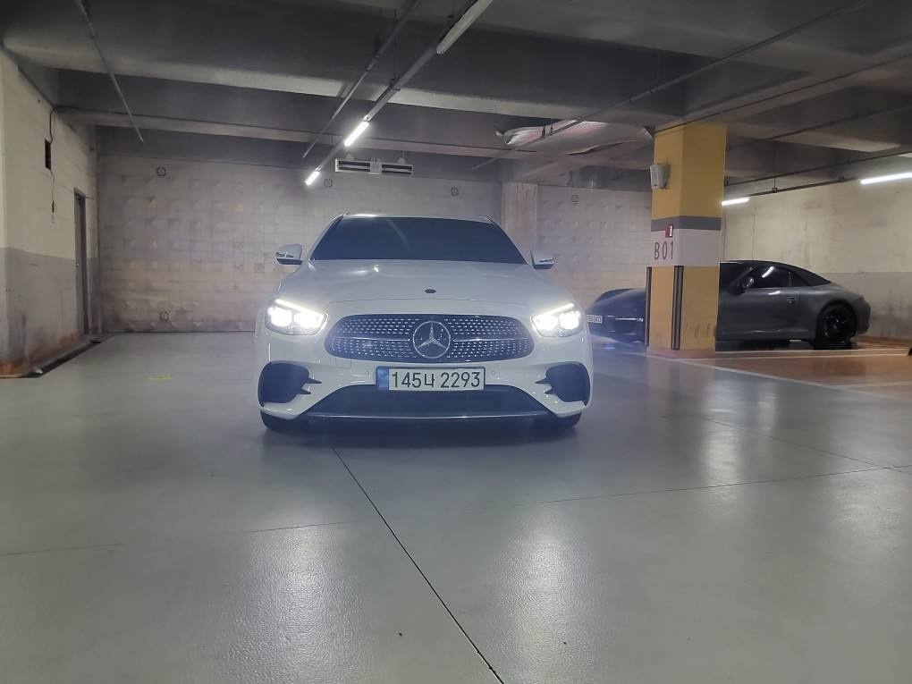 E 클래스 W213 E220 d 4Matic 후기형 (194마력) 매물 썸네일