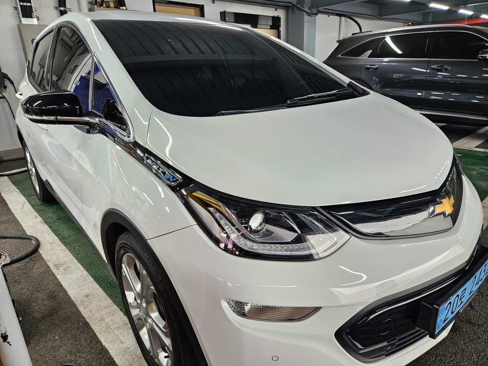 볼트 BEV(66kWh/414km) FWD LT 매물 썸네일