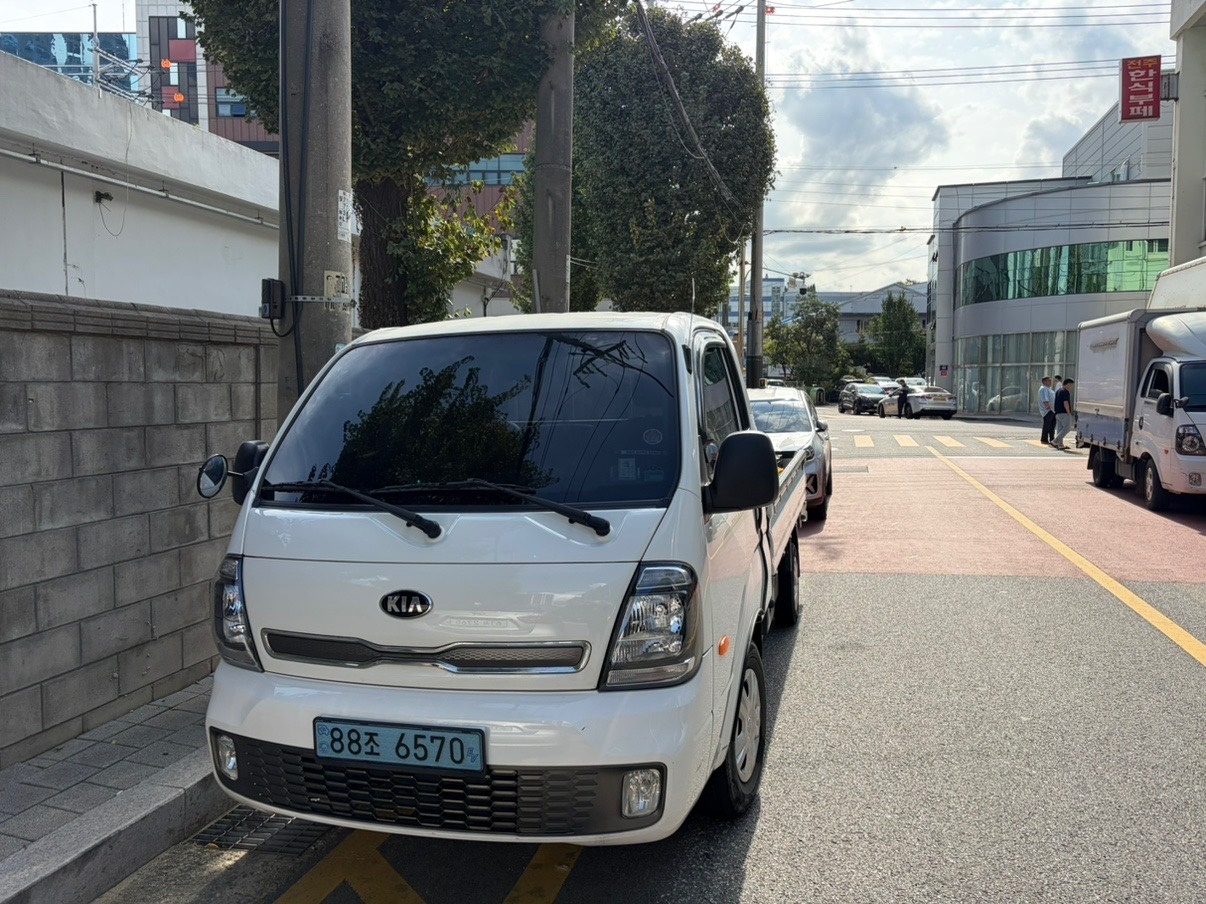 더 뉴 봉고 Ⅲ 1톤 PU BEV 초장축 킹캡 GLS 매물 썸네일