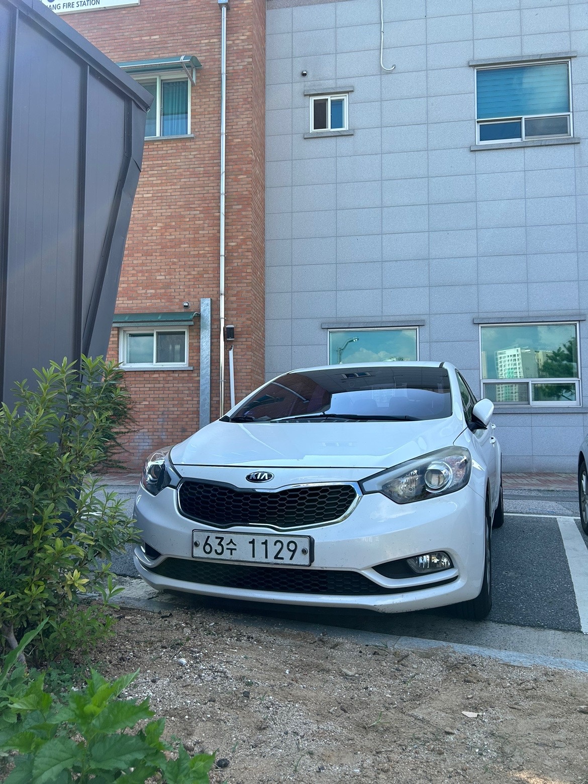 K3 YD 4DR 1.6 가솔린 FWD 디럭스 매물 썸네일