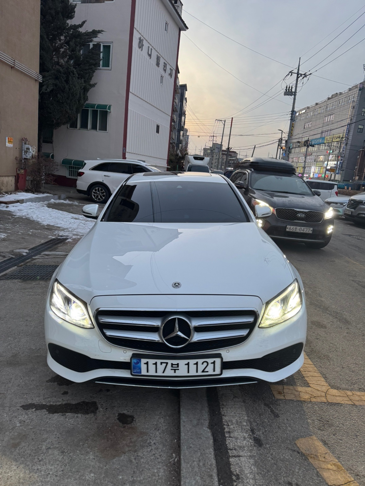 E 클래스 W213 E220 d 전기형 (163마력)아방가르드 매물 썸네일