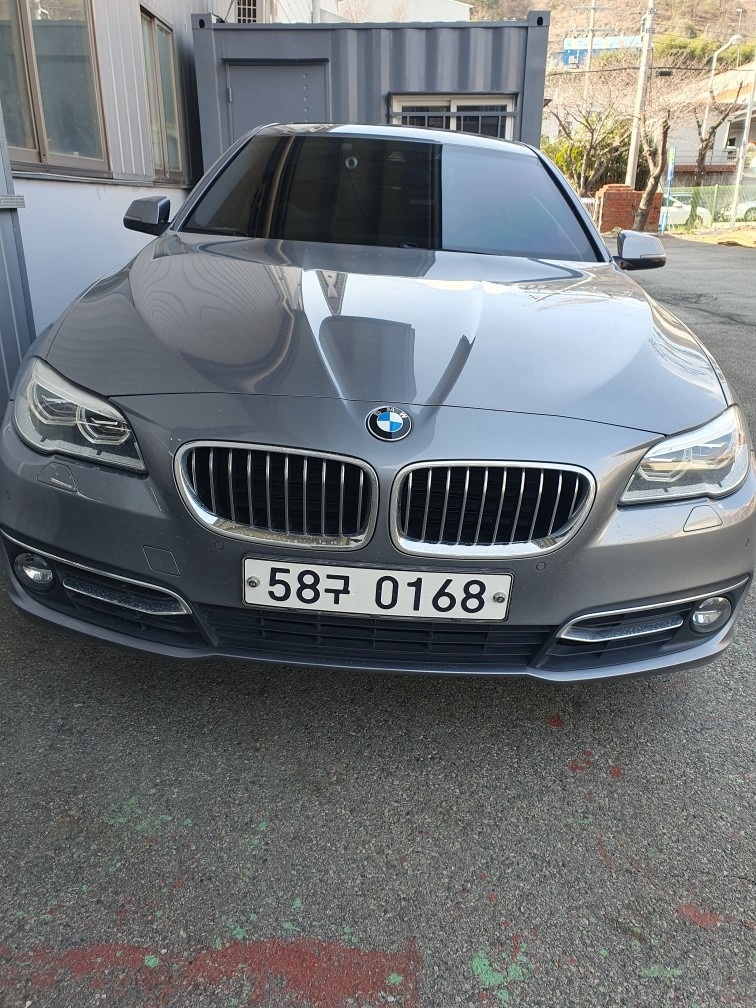 5시리즈 F10 528 i xDrive (245마력) 매물 썸네일