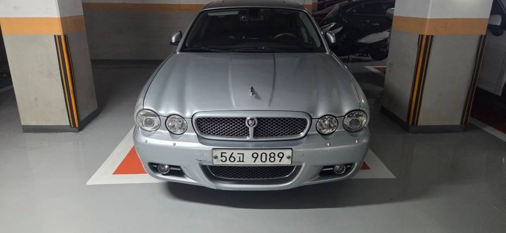 XJ X350 2.7 d 소버린 LWB 매물 썸네일