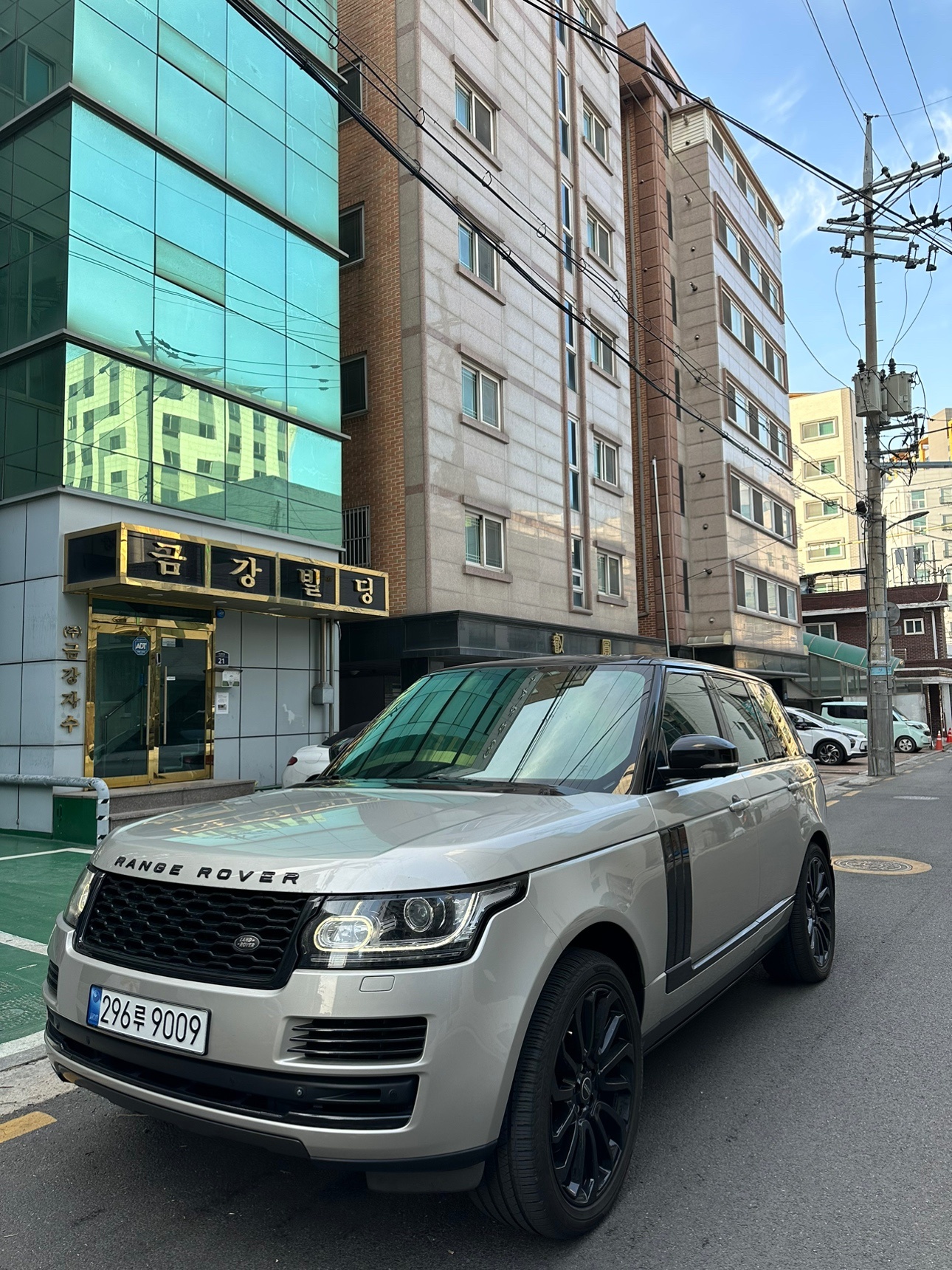 레인지로버 L405 5.0 SC V8 보그 SE (SWB) 매물 썸네일