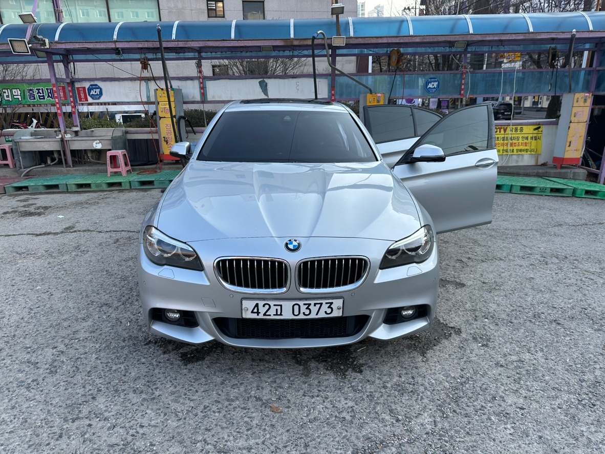 5시리즈 F10 528 i xDrive (245마력) 매물 썸네일