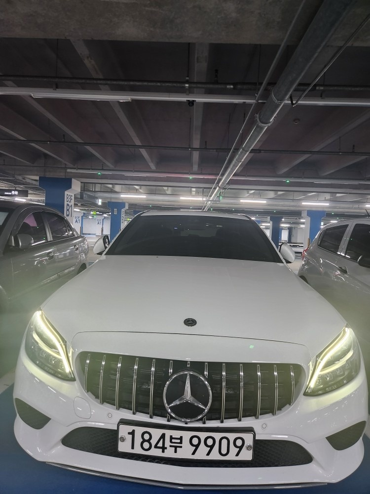 C 클래스 W205 C220 d (194마력)아방가르드 매물 썸네일