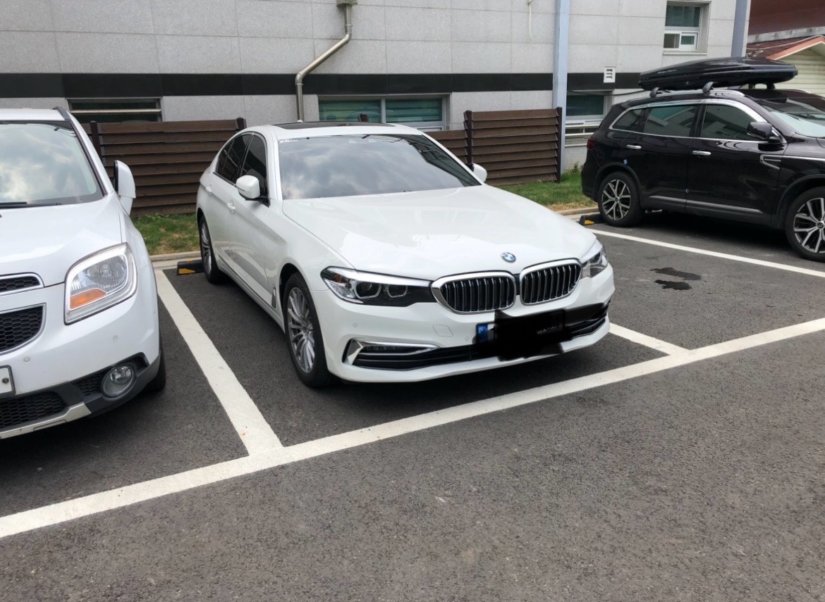 5시리즈 G30 520 i 전기형 (184마력)럭셔리 매물 썸네일