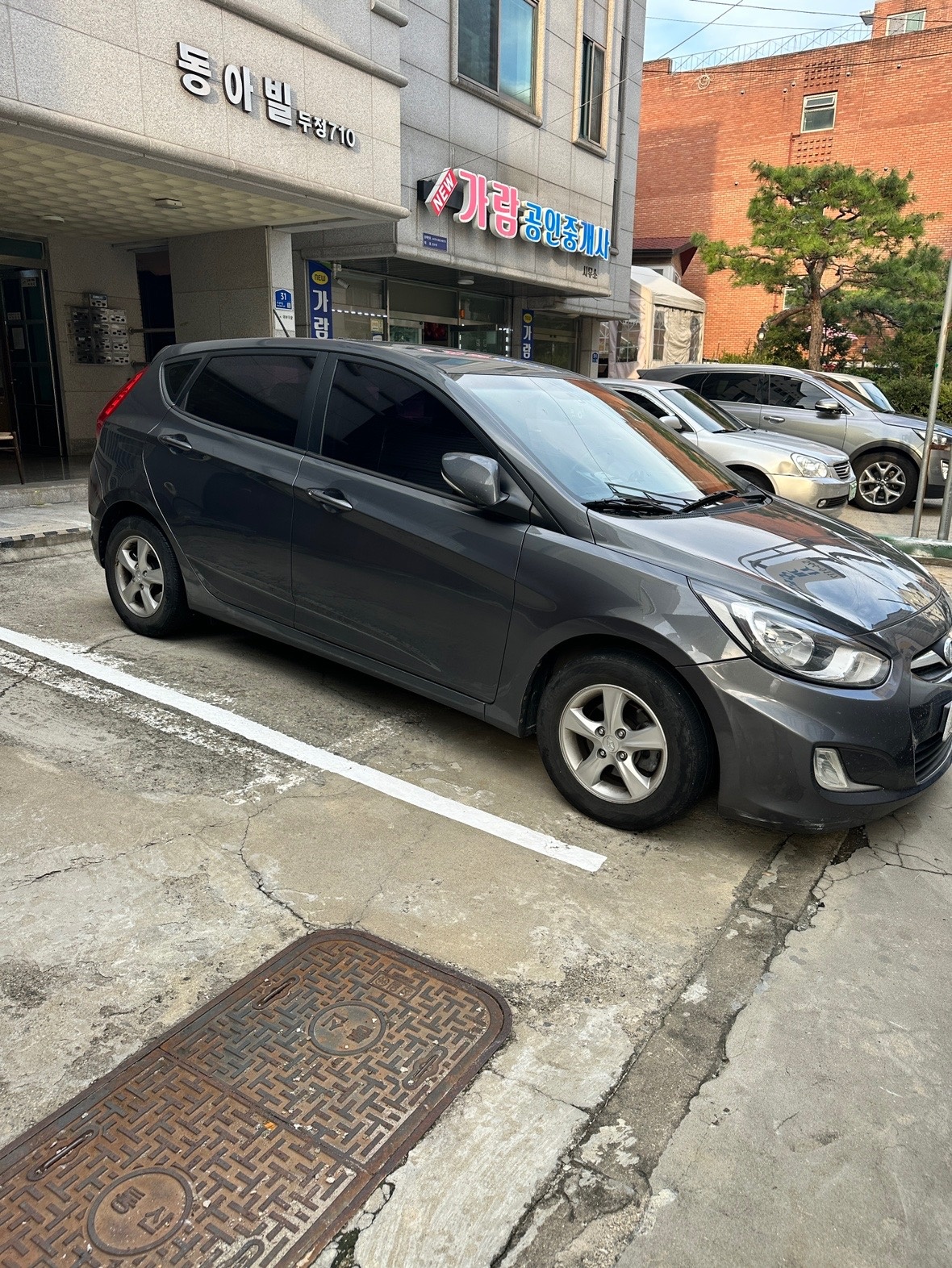 신형 엑센트 RB 5DR(위트) 1.6 디젤 프리미어 매물 썸네일