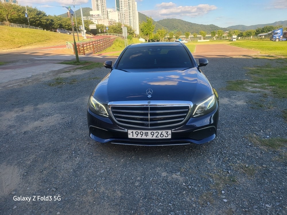 E 클래스 W213 E300 4Matic 전기형 (211마력)익스클루시브 매물 썸네일