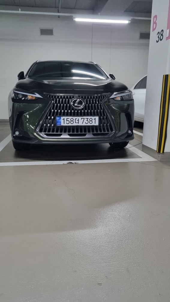 NX AZ20 NX350h AWD (189마력)Premium 매물 썸네일