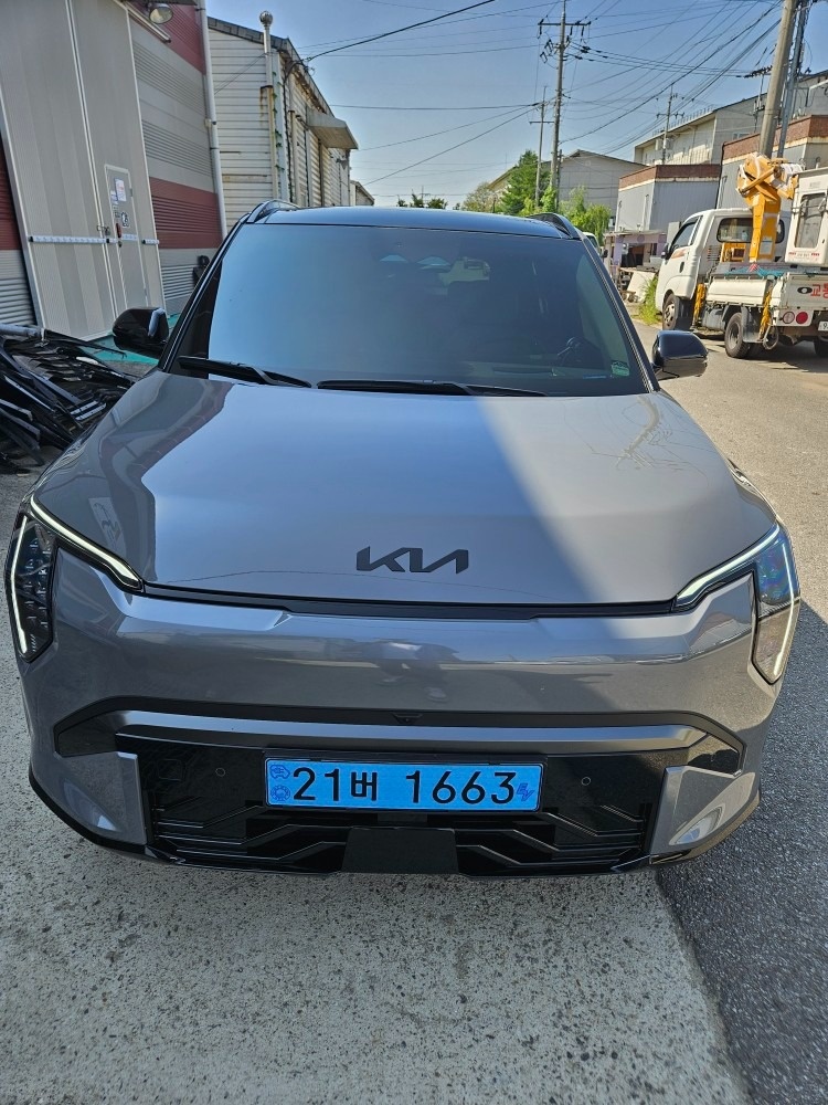 EV3 SV1 BEV(롱레인지/81.4kWh) FWD GT-line(478km) 매물 썸네일