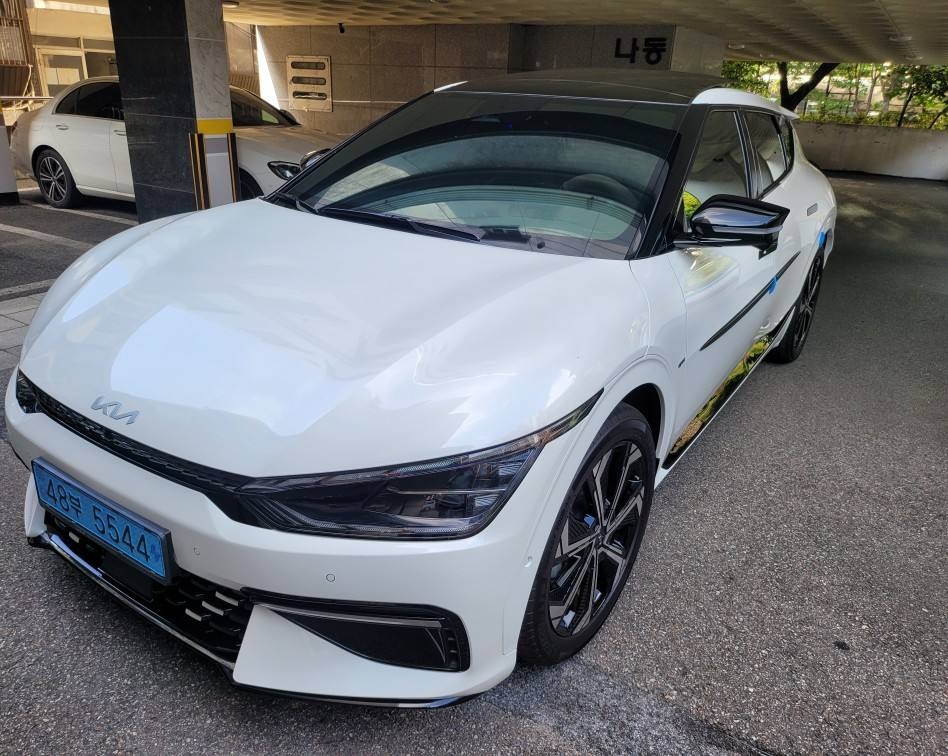 EV6 CV BEV(롱레인지/77.4kWh) AWD GT-Line(403km) 매물 썸네일