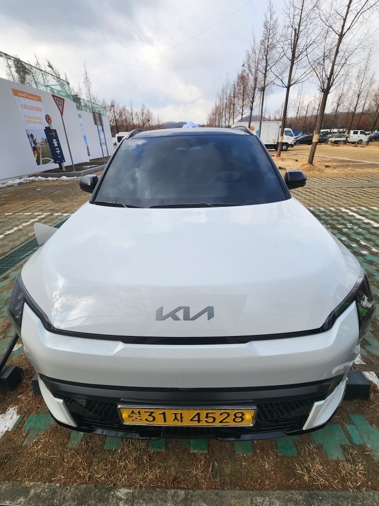 EV3 SV1 BEV(롱레인지/81.4kWh) FWD GT-line(478km) 매물 썸네일