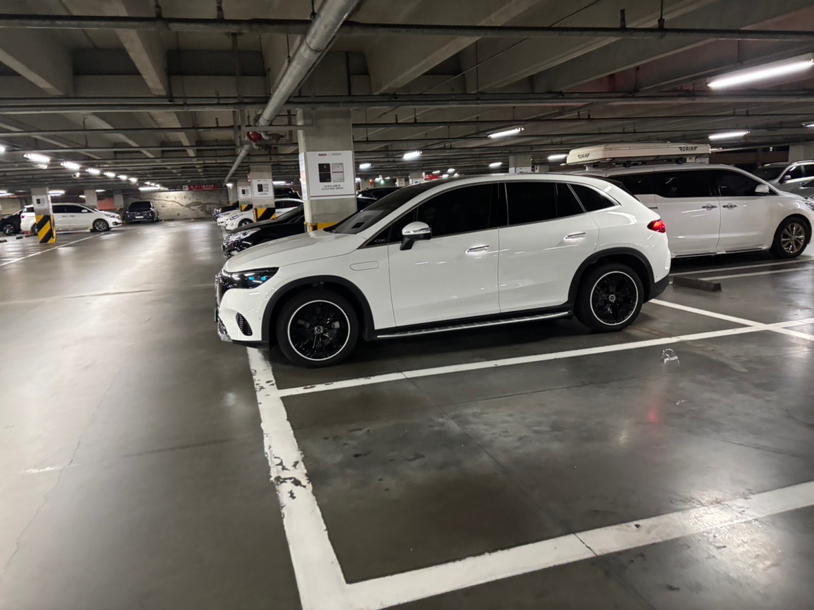 EQE SUV X294 EQE350 4Matic 전기형 (404km) 매물 썸네일