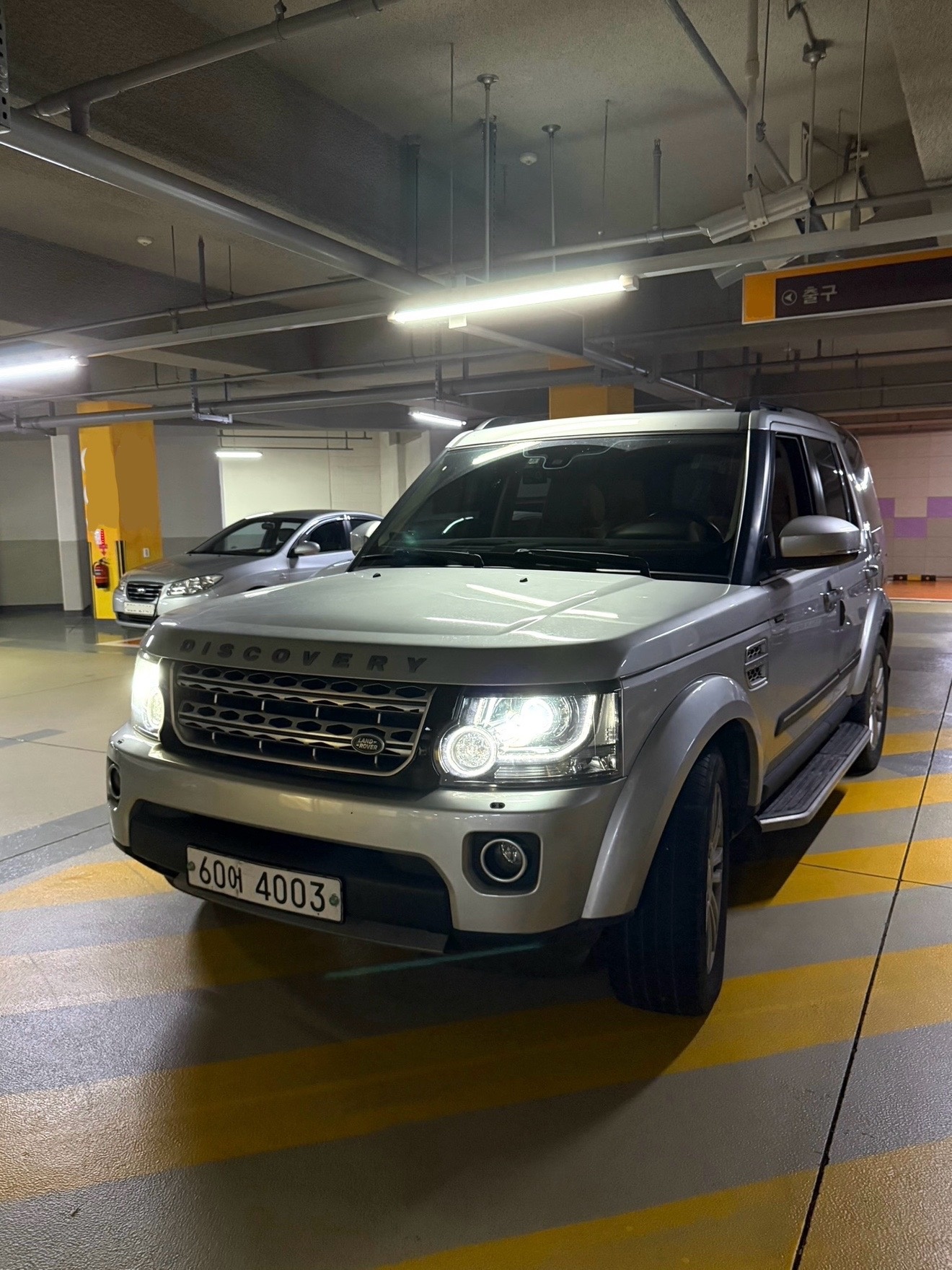 디스커버리 4 L319 3.0 TD V6 매물 썸네일