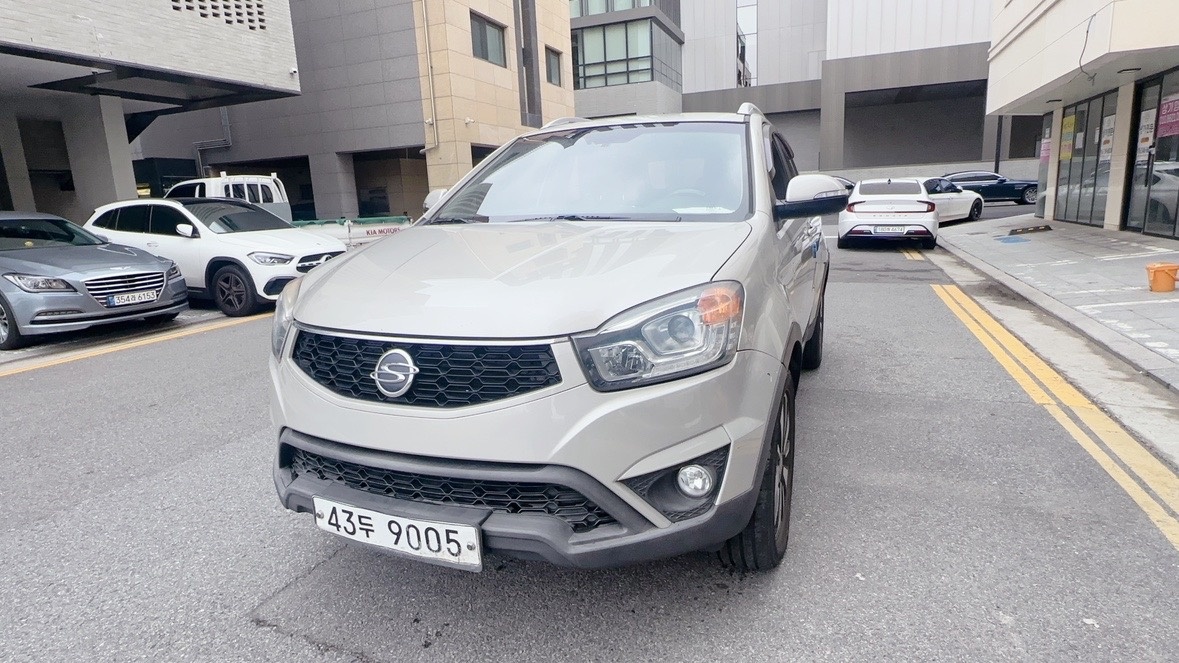 뉴 코란도 C C200 5인승(디젤 2.0) FWD CVT 최고급 매물 썸네일