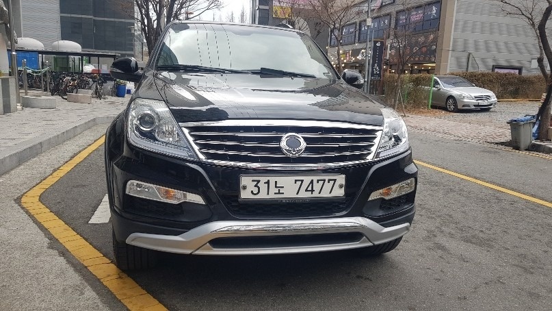 렉스턴 W Y200 7인승(RX7 2.0) 4WD 어드벤처 60th 에디션 매물 썸네일