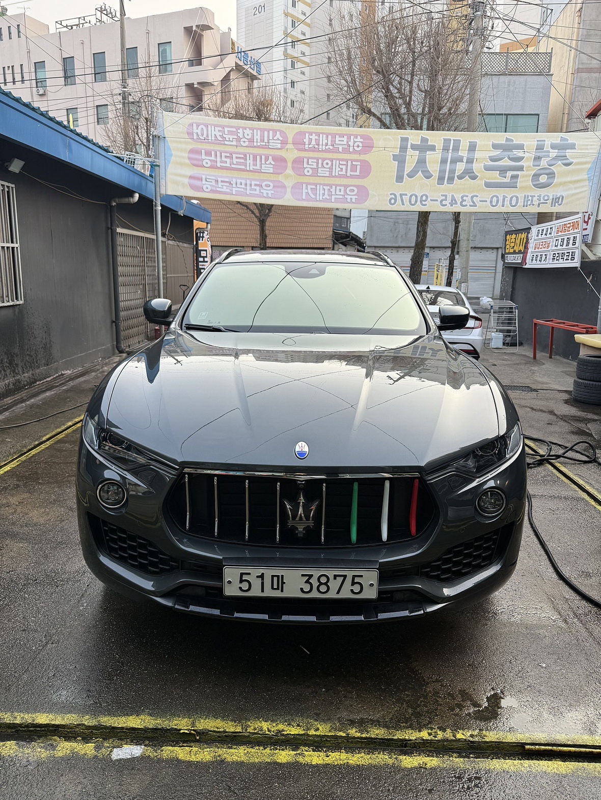 르반떼 3.0 S AWD 스포츠 매물 썸네일