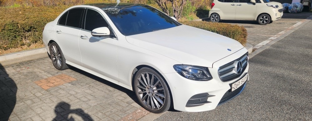 E 클래스 W213 E300 4Matic 전기형 (211마력)AMG Line 매물 썸네일