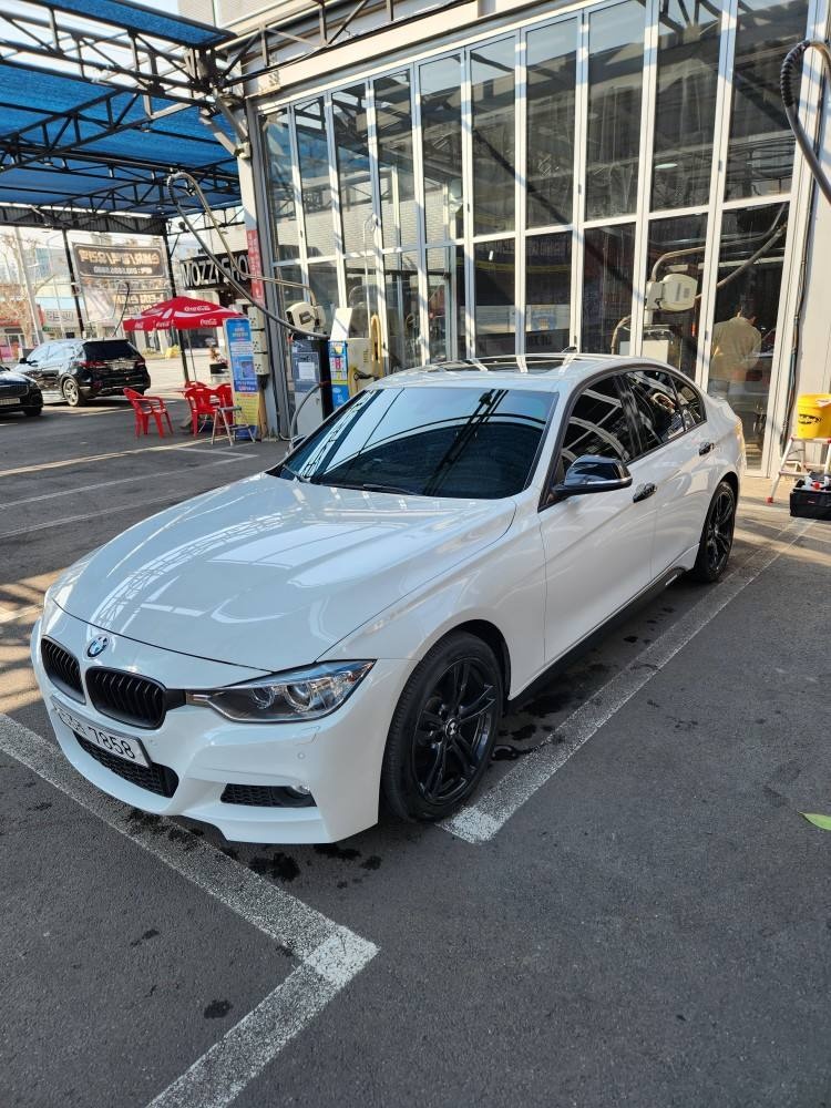 3시리즈 F30 328 i 세단 전기형 (245마력) 매물 썸네일