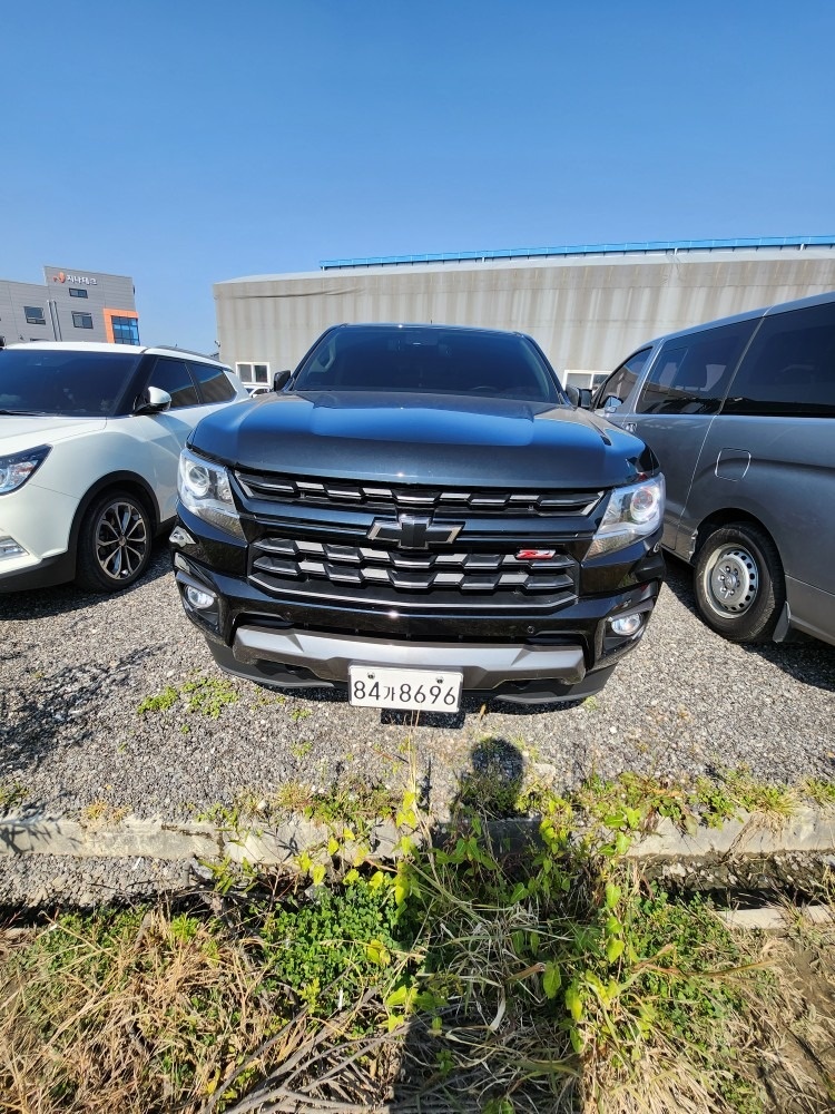 리얼 뉴 콜로라도 가솔린 3.6 AWD Z71-X 미드나잇 매물 썸네일