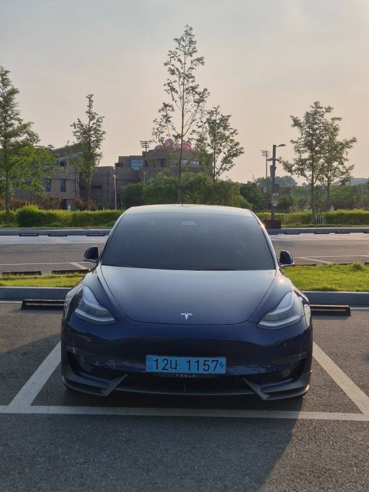 모델 3 BEV(75kWh) AWD 롱 레인지 매물 썸네일