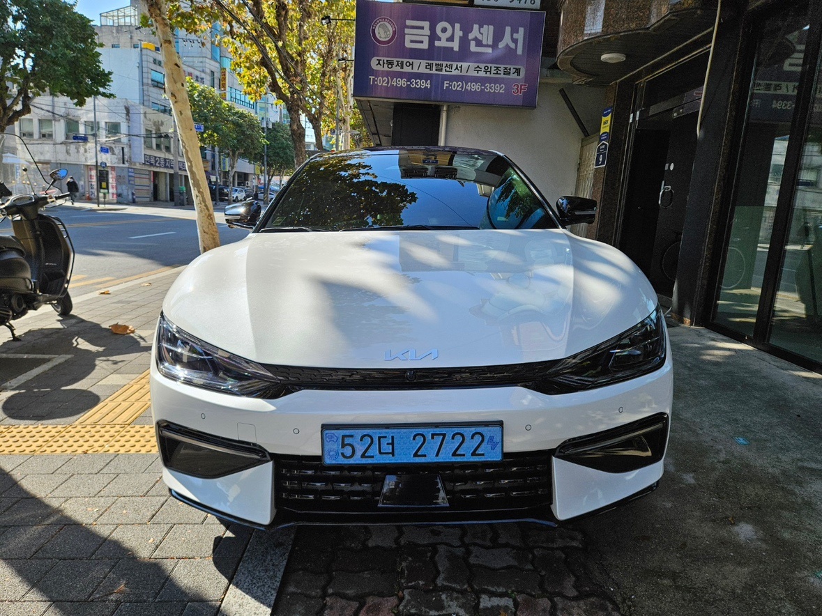 EV6 CV BEV(롱레인지/77.4kWh) RWD GT-Line(434km) 매물 썸네일