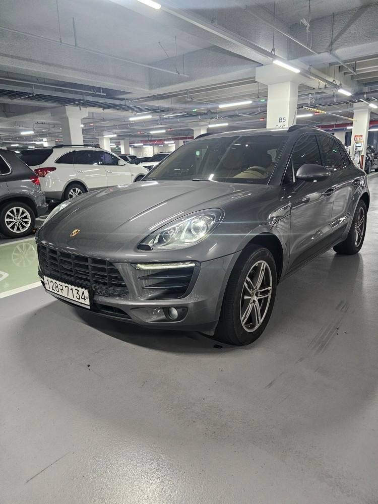 마칸 95B 2.0 (R4 TFSI) 4WD 전기형 (236마력) 매물 썸네일