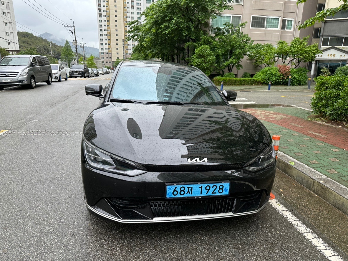 EV6 CV BEV(롱레인지/77.4kWh) RWD 어스(470km) 매물 썸네일