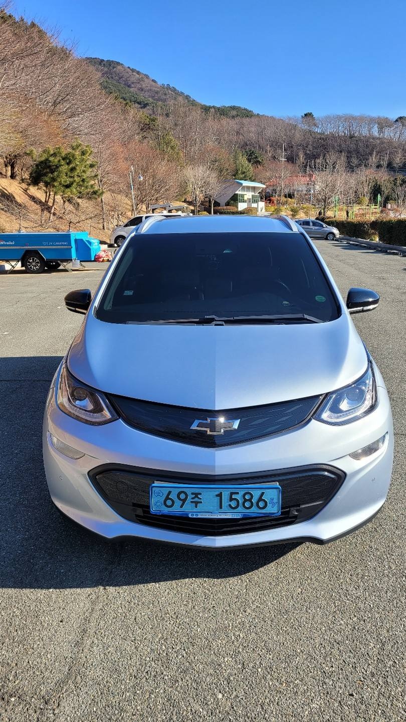 볼트 BEV(66kWh/414km) FWD 프리미어 매물 썸네일