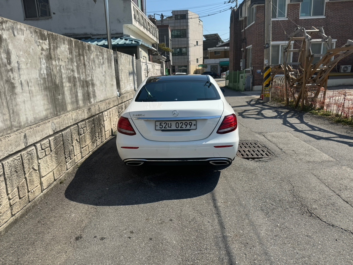 E 클래스 W213 E220 d 전기형 (163마력) 매물 썸네일