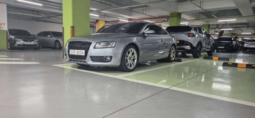 A5 8T 2.0 TFSI Coupe 콰트로 (211마력) 매물 썸네일