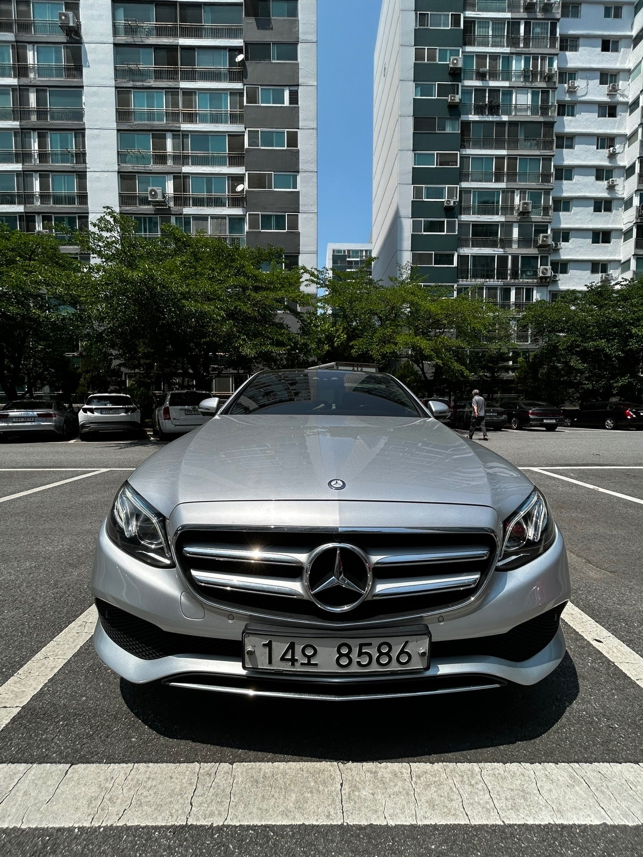 E 클래스 W213 E300 전기형 (211마력)아방가르드 매물 썸네일