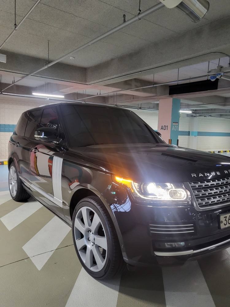 레인지로버 L405 4.4 TD V8 매물 썸네일