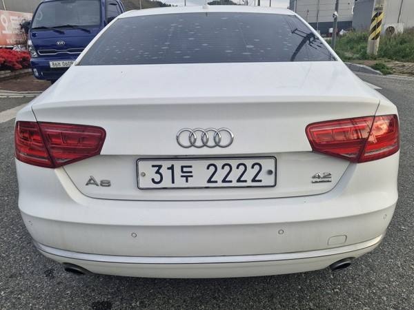 A8 D4/4H 4.2 FSI 콰트로 (371마력) 매물 썸네일