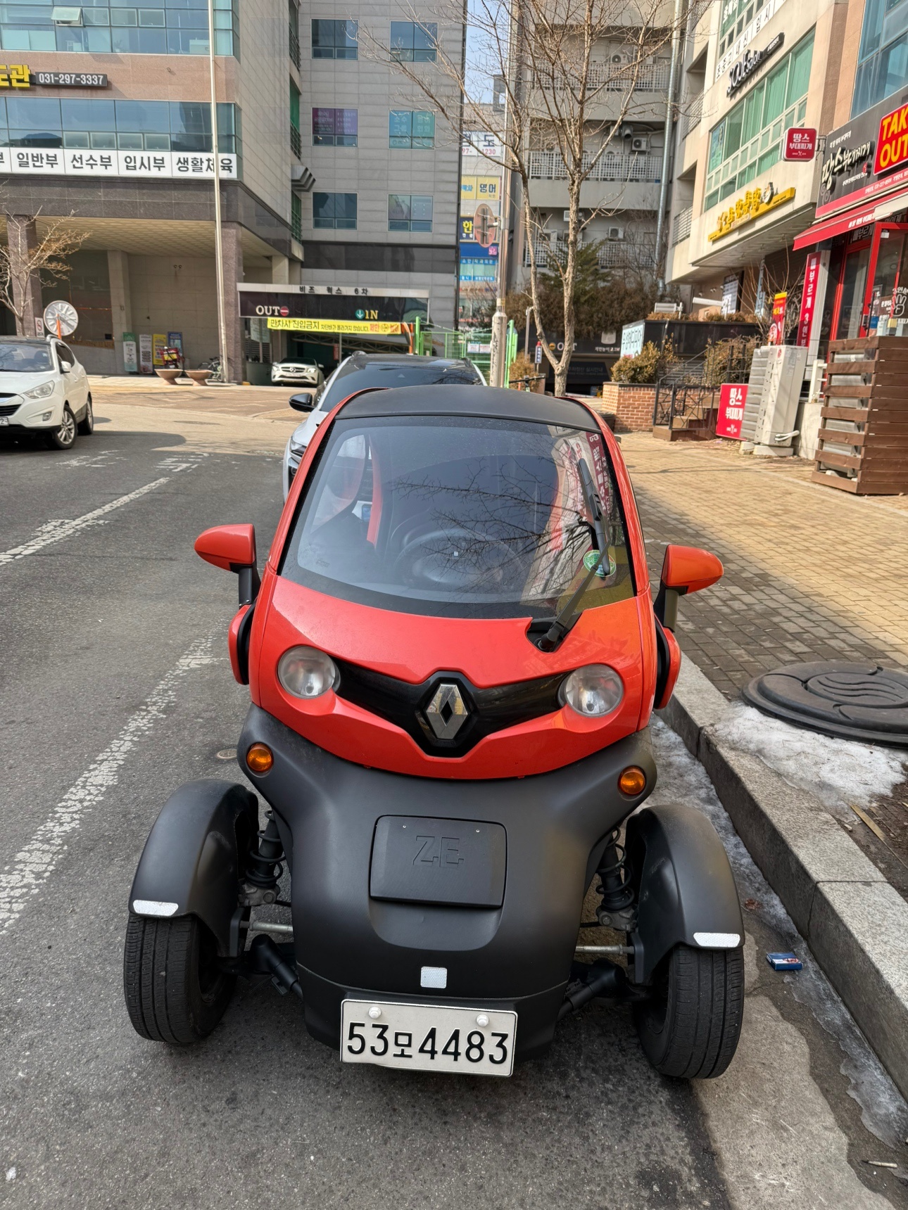 트위지 1인승+트렁크(6.1KWh) 카고(55km) 매물 썸네일