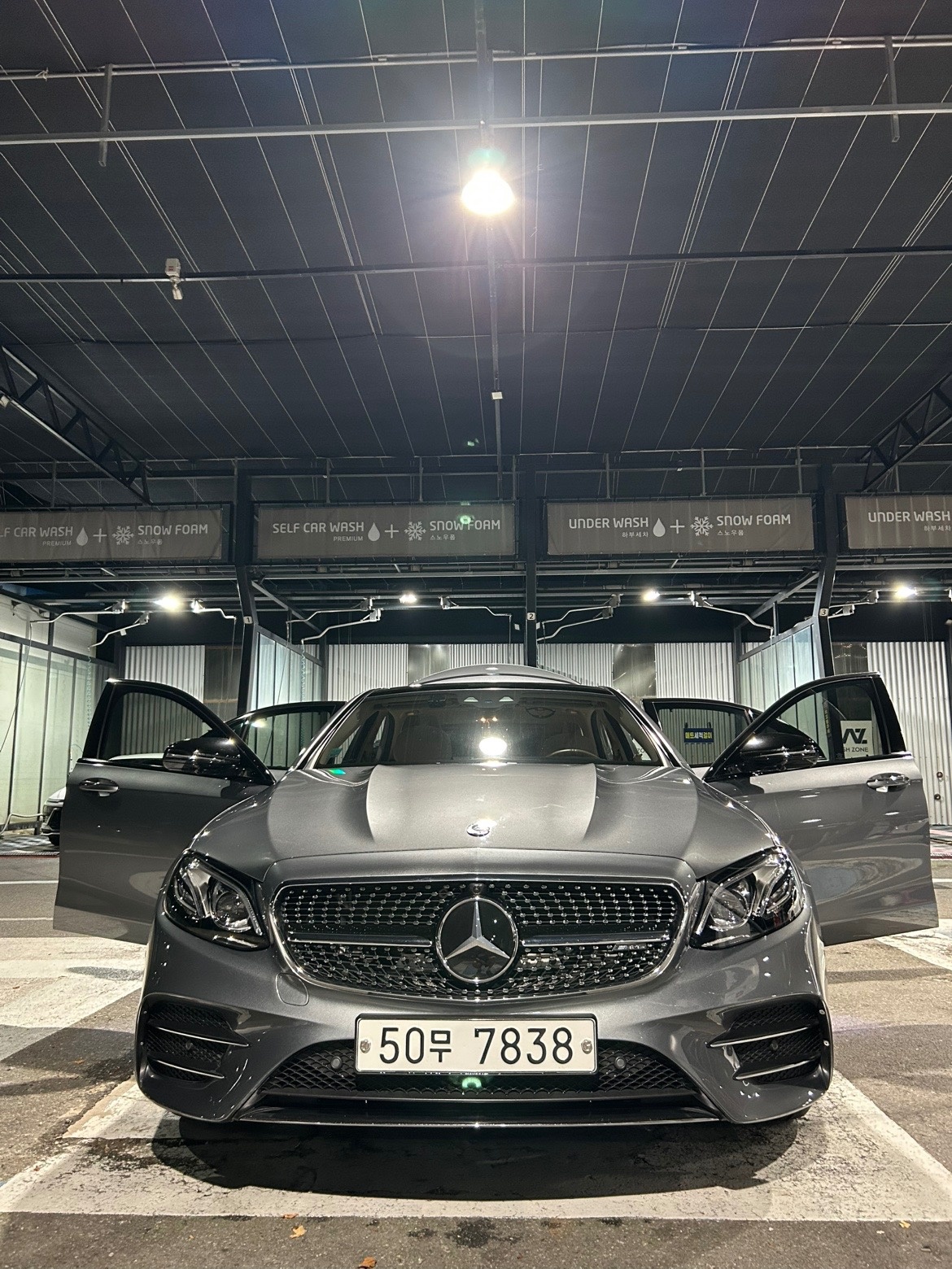 E 클래스 W213 E300 4Matic 전기형 (211마력) 매물 썸네일