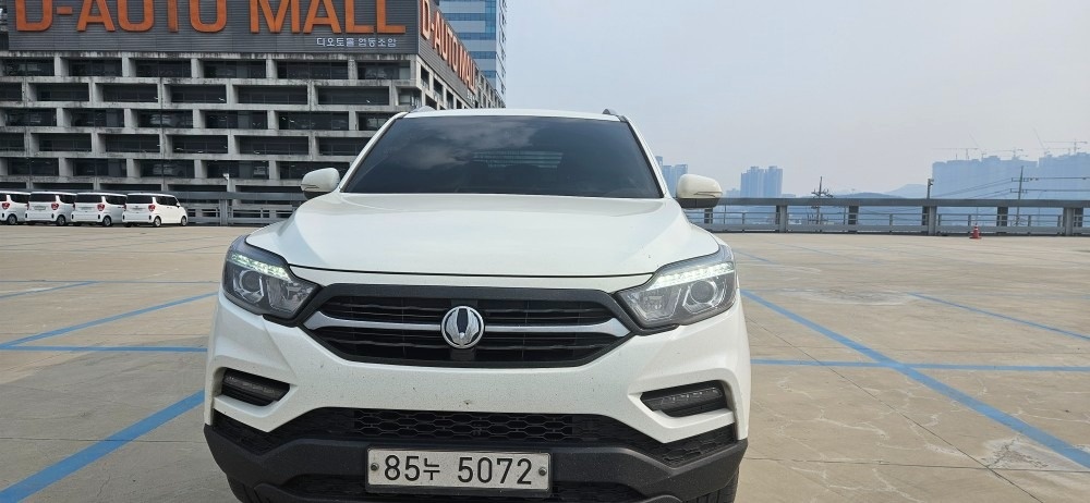 렉스턴 스포츠 Q200. G4 5인승(디젤 2.2) 4WD 프레스티지 스페셜 매물 썸네일