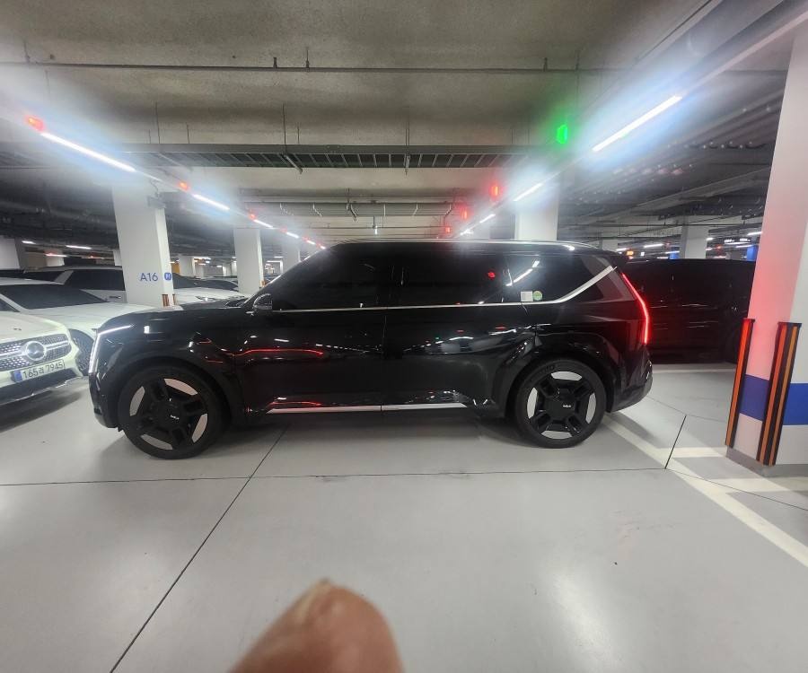 EV9 MV1 BEV(롱레인지/99.8kWh) 4WD 어스(7인승) 매물 썸네일