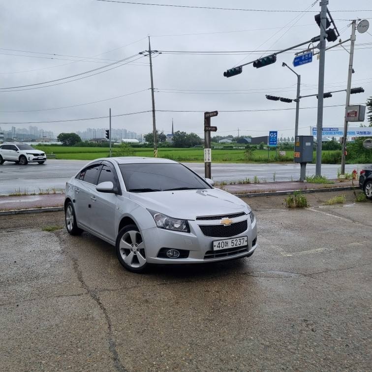 크루즈 J300 4도어 1.8 DOHC FWD (142마력) 매물 썸네일