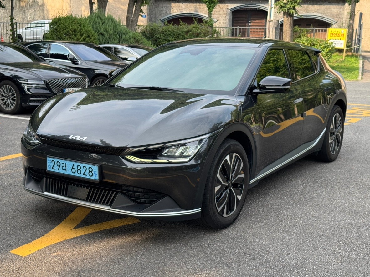 EV6 CV BEV(롱레인지/77.4kWh) RWD 에어(470km) 매물 썸네일