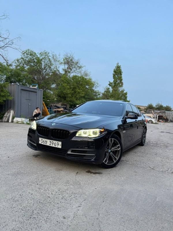 5시리즈 F10 528 i xDrive 후기형 (245마력) 매물 썸네일