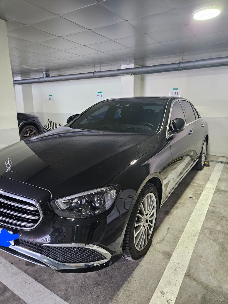 E 클래스 W213 E220 d 4Matic 후기형 (194마력)익스클루시브 매물 썸네일