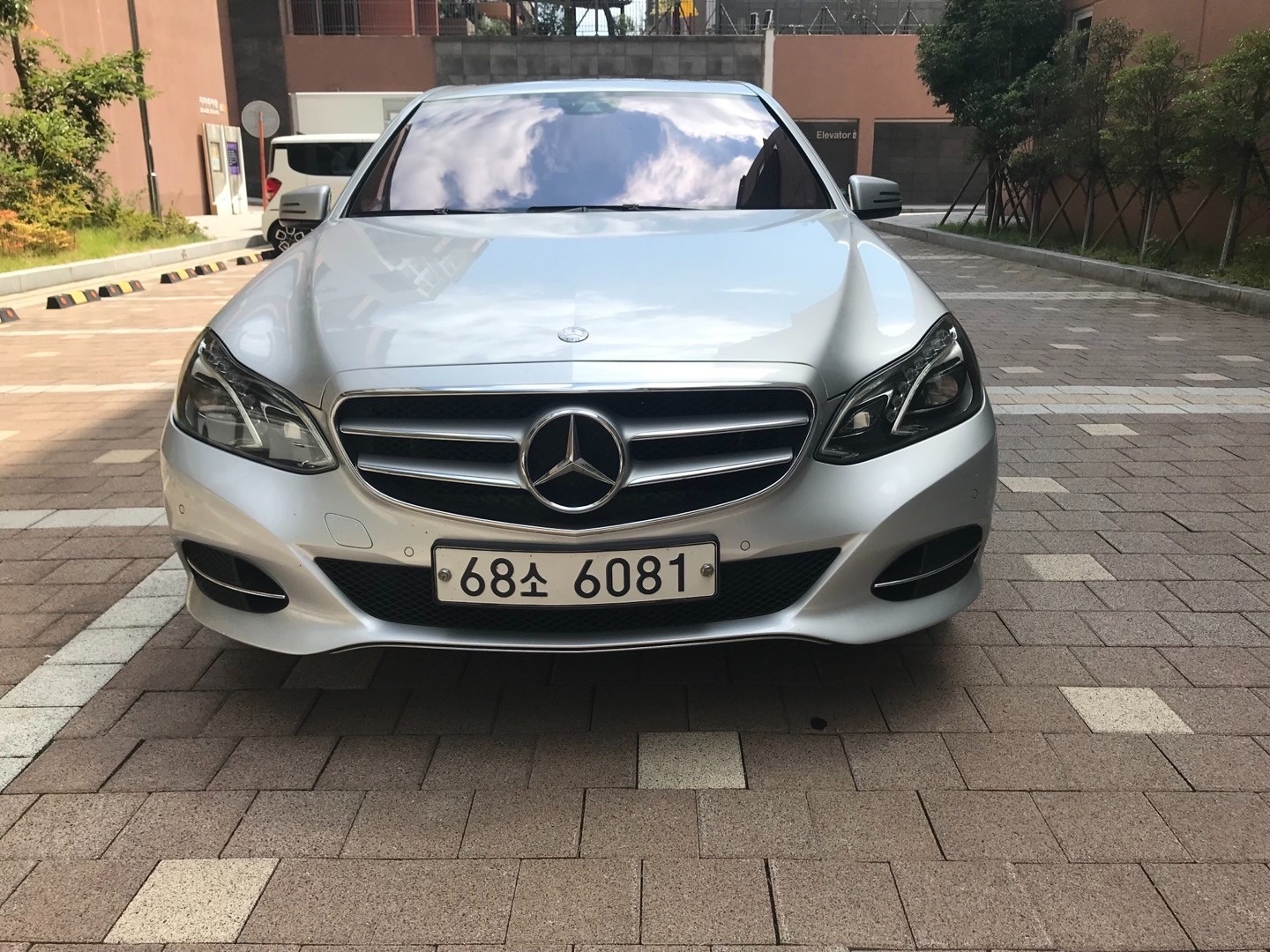 E 클래스 W212 E220 CDI 후기형 (170마력)아방가르드 매물 썸네일