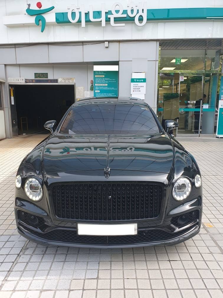 플라잉스퍼 Ⅲ 4.0 V8 AWD (549마력) 매물 썸네일
